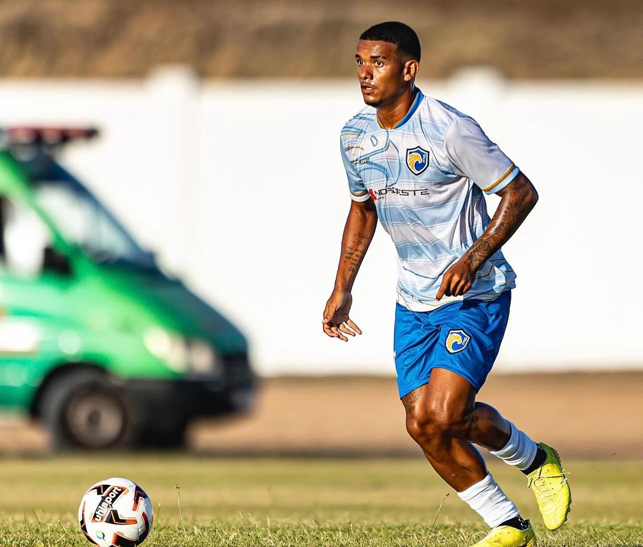 Vitinho, atacante revelado pelo ABC, e Matheus Zanella, lateral ex-Ferroviário, são os novos reforços do Maguary